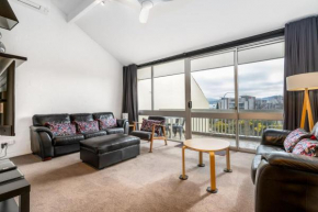 3BR Loft Apt 1min to Kingston Foreshore